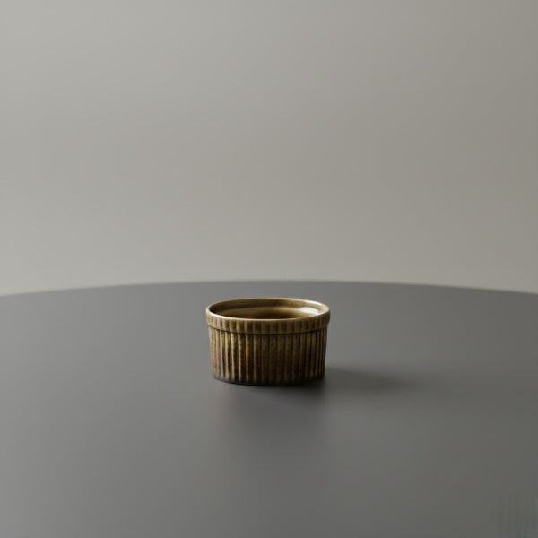 Ceramic bowl in Wooden