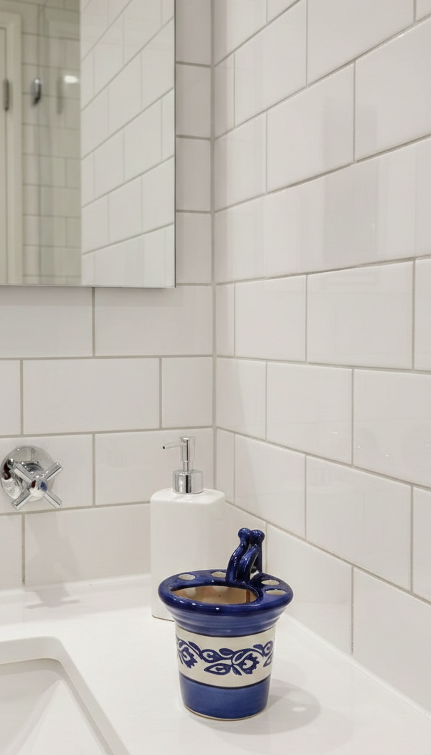 Caffeine Ceramic Handmade Blue and White Printed Bathroom Accessory (Set of 1)