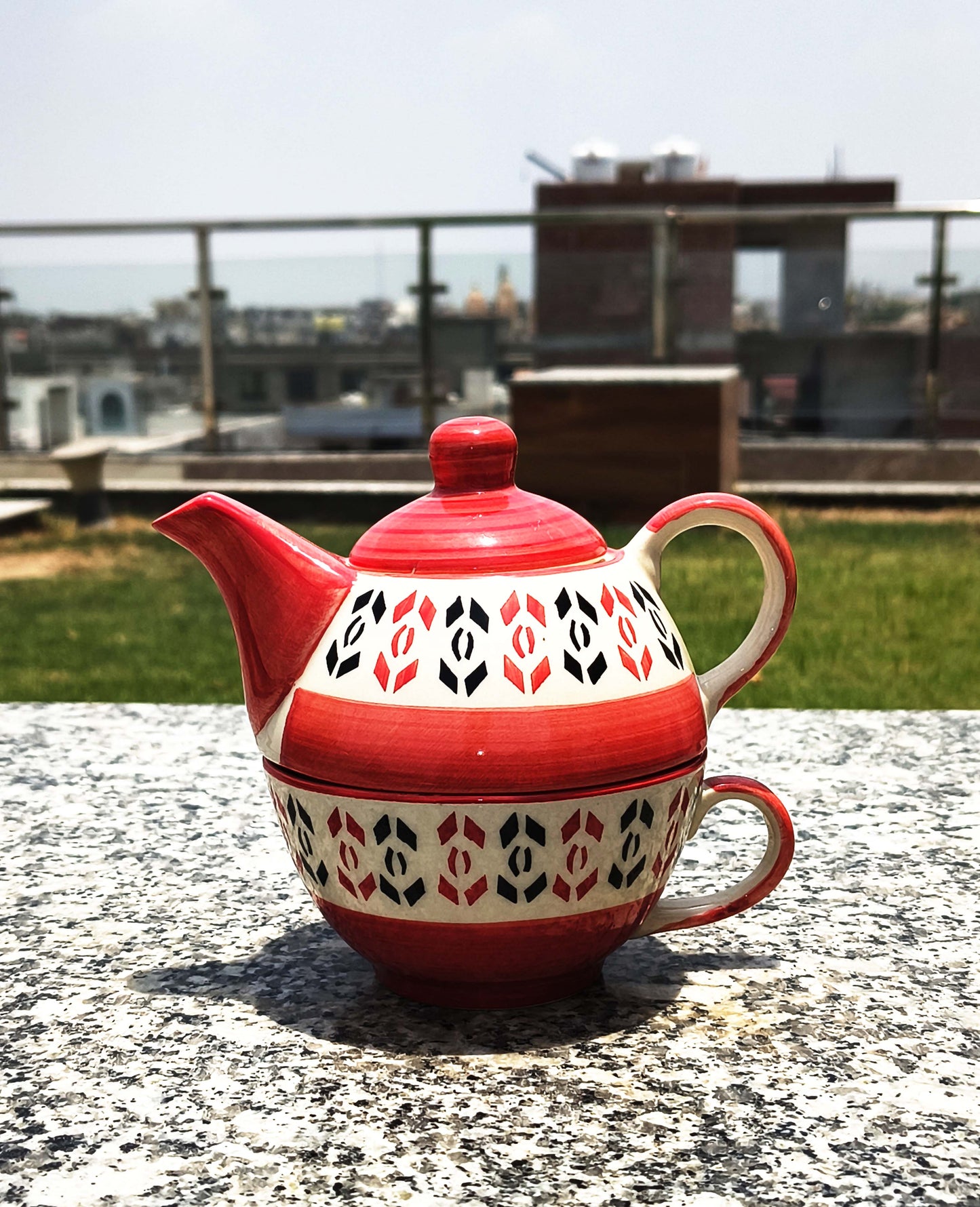 Caffeine Ceramic Handmade Red Arrow Pattern 2-in-1 Teapot with Cup (Set of 1)