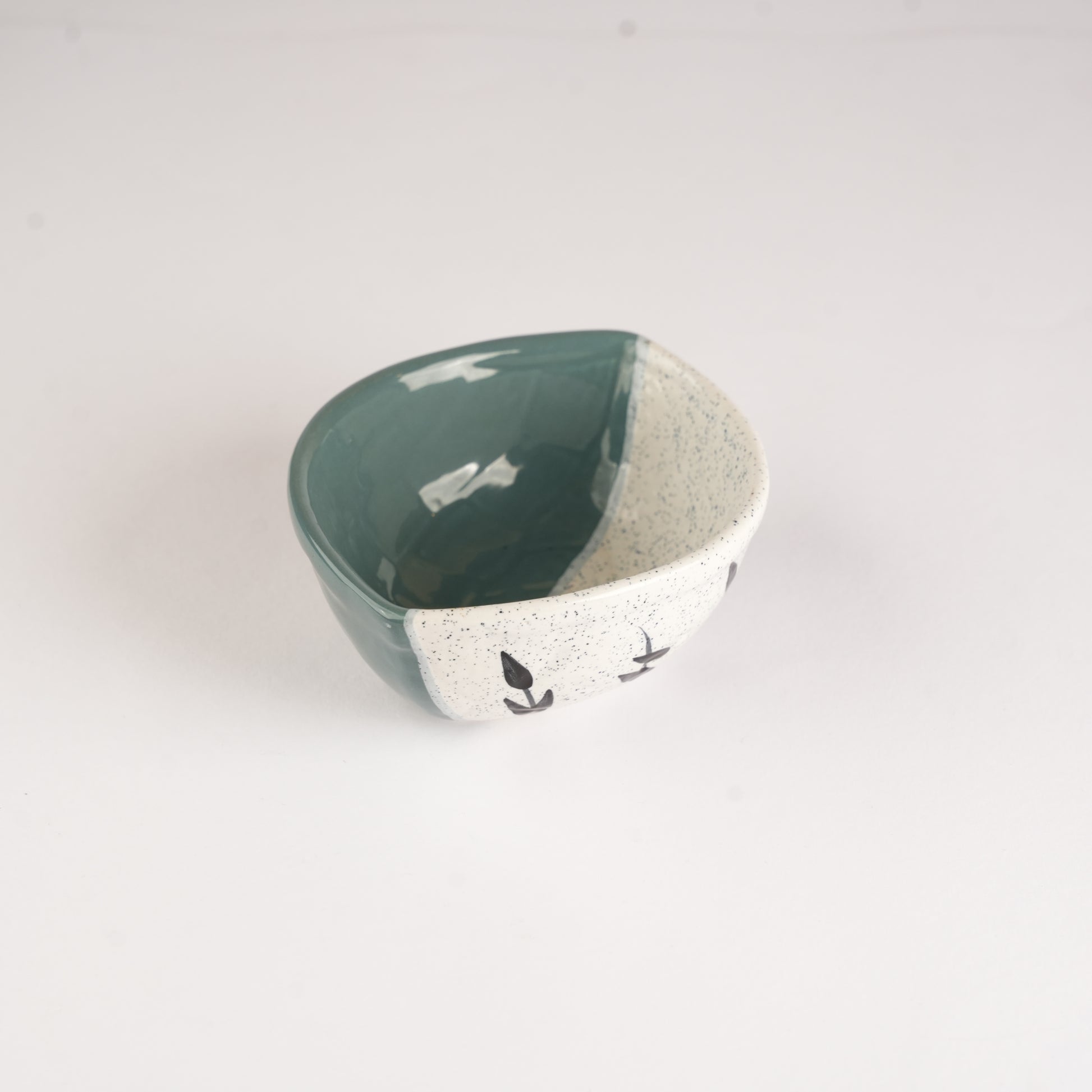 Caffeine Ceramic Handmade White Bamboo Serving Bowl (Set of 3) - Caffeine Premium Stoneware