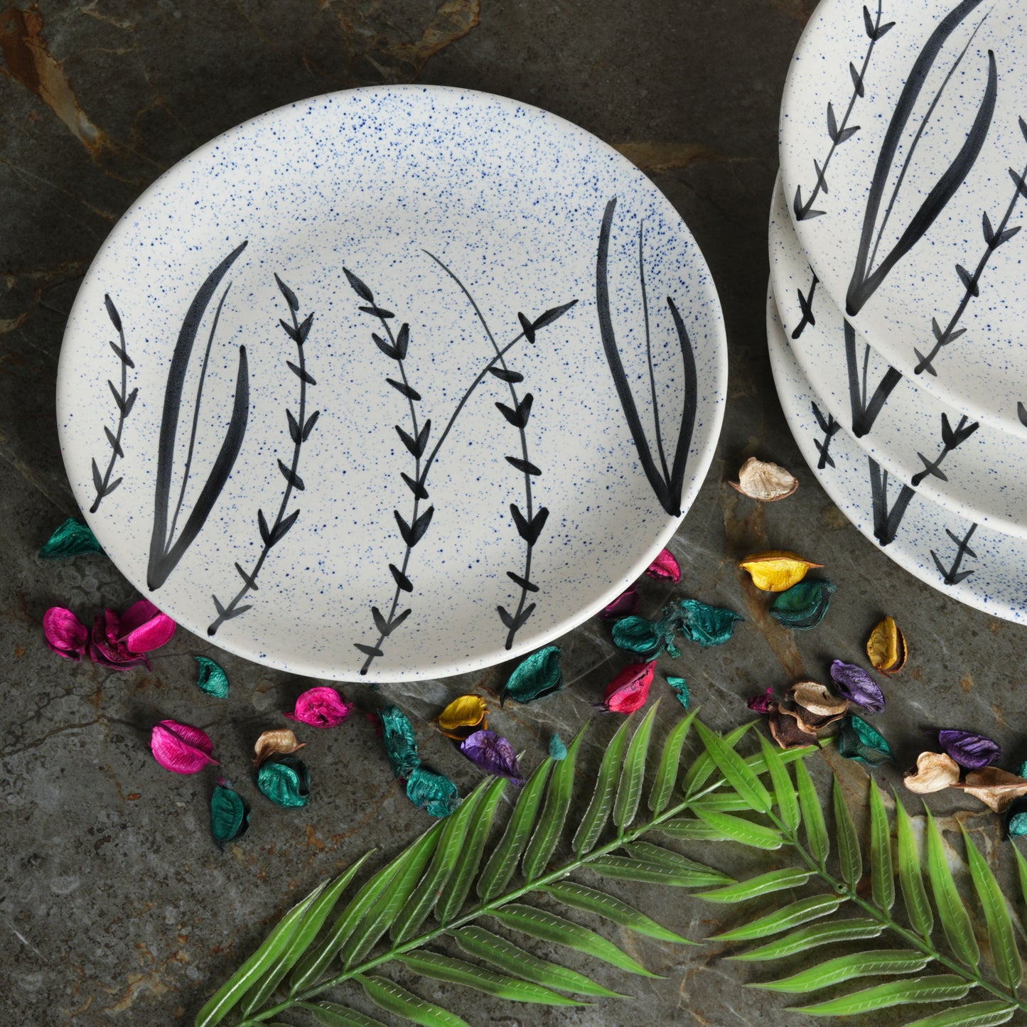white_and_black_leaf_dinner_plate - Caffeine Premium Ceramic